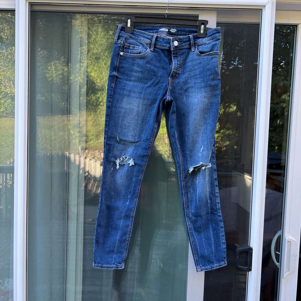 Old navy rockstar super skinny mid rise size 8 short